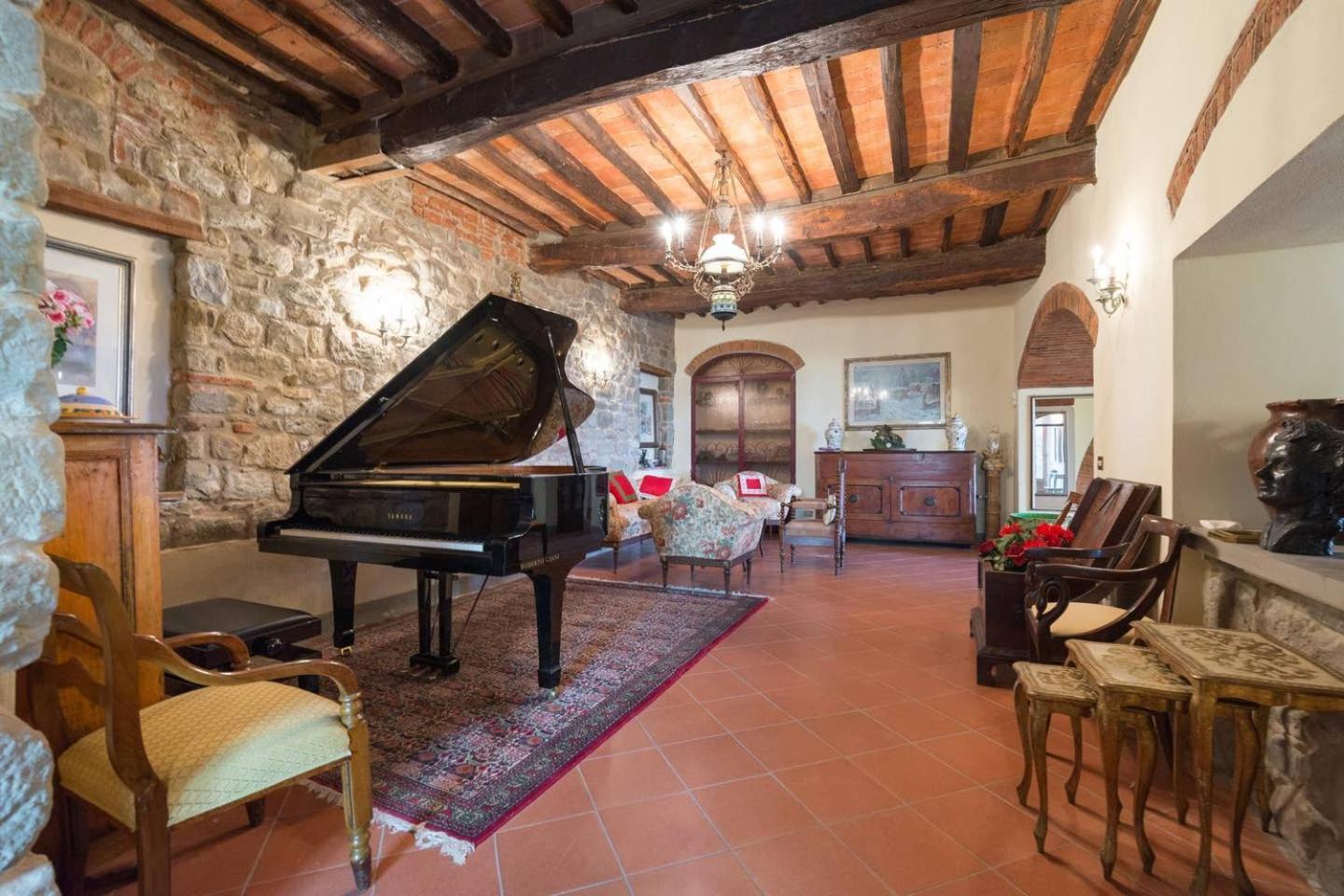 Agriturismo Fattoria Celle 필리네발다르노 객실 사진